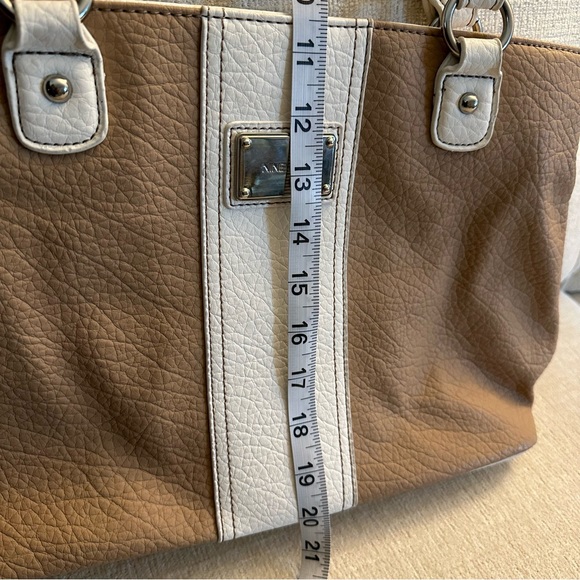 VINTAGE NINE WEST TAN/IVORY BAG - Picture 9 of 13